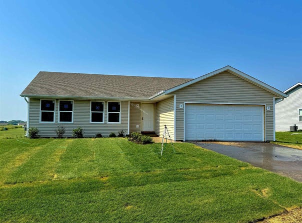 620 E Maple Beach Drive, Edgerton, WI 53534