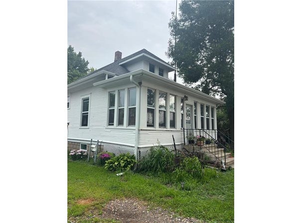 113 2nd Avenue SW, Fairfax, MN 55332