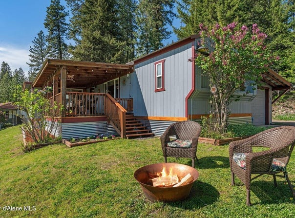302 School Road, Hope, ID 83836
