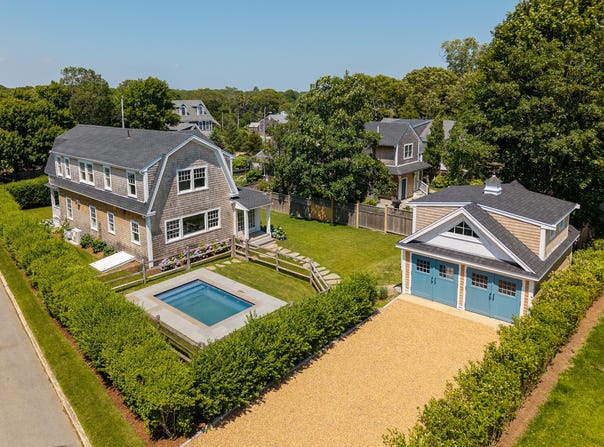 36 Tashmoo Avenue, Vineyard Haven, MA 02568