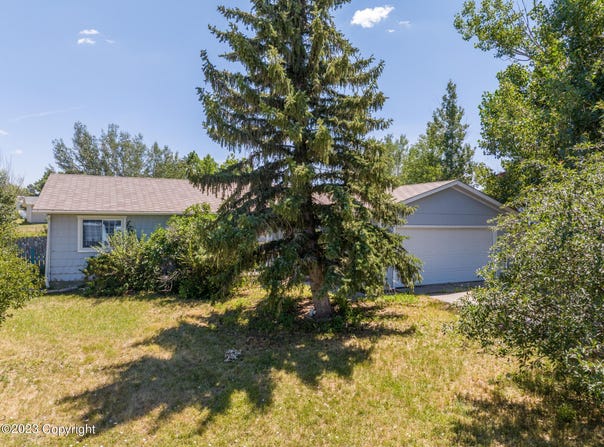440 Sandcreek Cir -, Wright, WY 82732