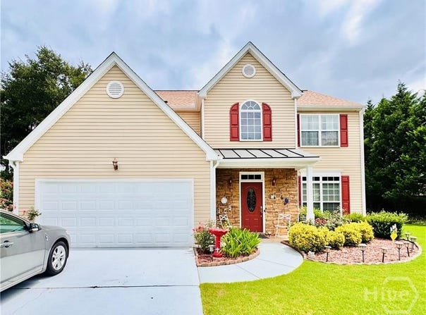 1216 Saint James Pl, Loganville, GA 30052