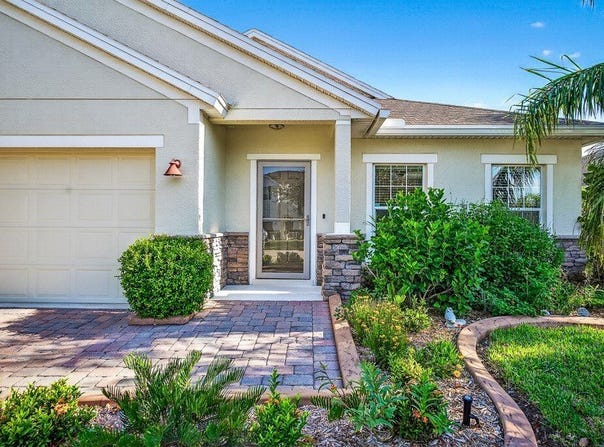 1288 Lexington Manor SW, Vero Beach, FL 32962