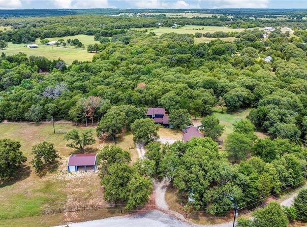 717 Woodbine Estates Road, Gainesville, TX 76240