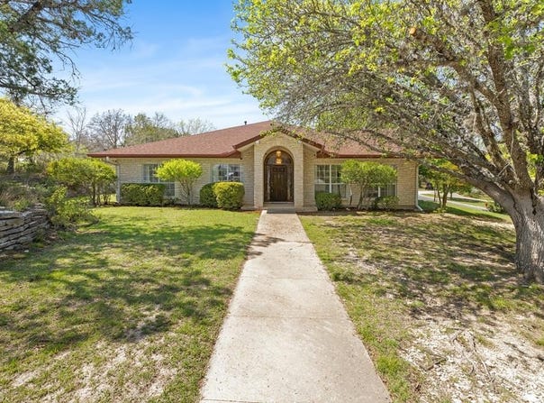 311 Riverhill Blvd, Kerrville, TX 78028