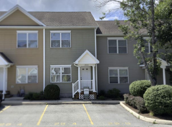 25-4 BEVERLY CT, LEXINGTON, VA 24450