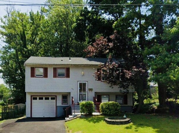 975 S Concourse, Keyport, NJ 07735