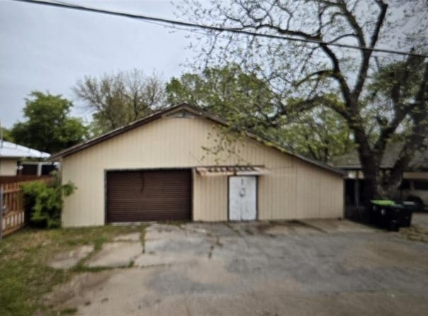 417 S Prairie Street, Pilot Point, TX 76258