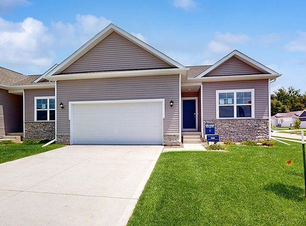 721 Thomas St, Tiffin, IA 52340
