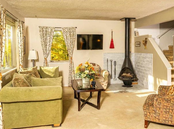 1185 HIDEAWAY VALLEY #31, HARBOR SPRINGS, MI 49740