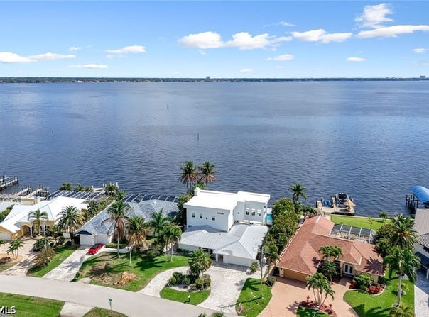 2302 SE 28th Street, Cape Coral, FL 33904