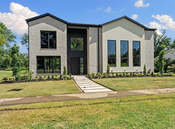 903  NE 2nd  ST, Bentonville, AR 72712