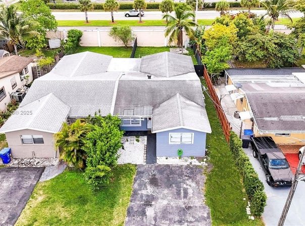 6582 SW 20th St, North Lauderdale, FL 33068