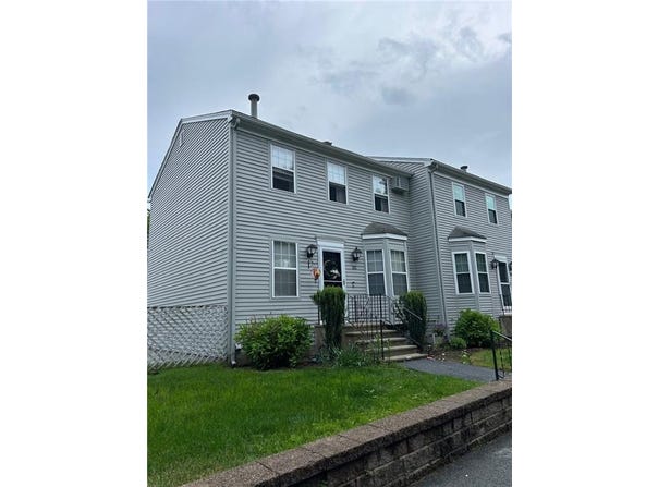 565 Quaker Lane, West Warwick, RI 02893