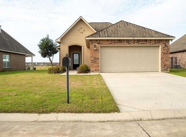 166 Chestnut Ridge Drive, Gray, LA 70359