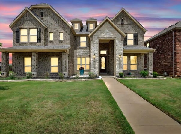 1607 Montelena Avenue, Kennedale, TX 76060