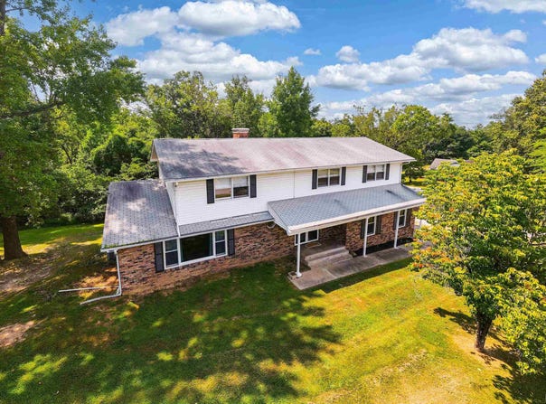 39 Butternut Hill Drive, Carbondale, IL 62903