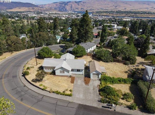 1835 W SCENIC DR, The Dalles, OR 97058