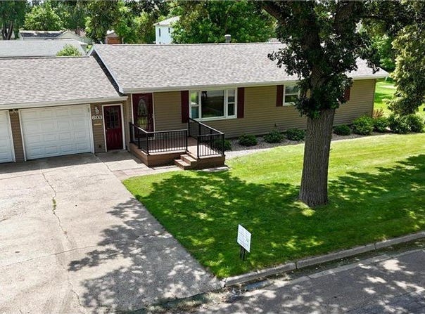 603 E Maple Avenue, Olivia, MN 56277