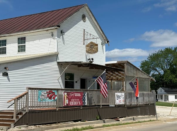 141  Illinois River Road, Brussels, IL 62013