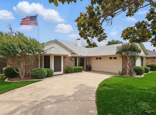 630 Park Lane, Highland Village, TX 75077