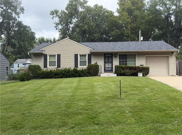 7914 W 86th Street, Overland Park, KS 66212
