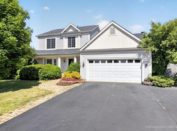 1141 Stonegate Road, Algonquin, IL 60102