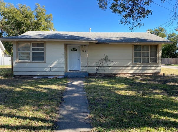 504 Arlington, Winters, TX 79567
