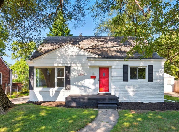 23221 Roanoke, Oak Park, MI 48237