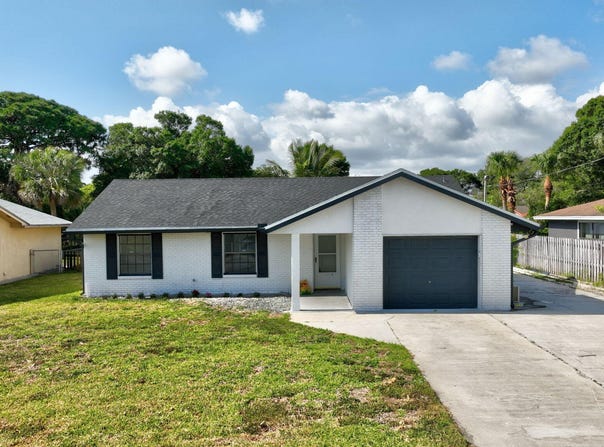 717 Holly Avenue, Fort Pierce, FL 34982