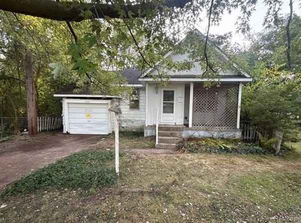 8930 Wayne Road, Romulus, MI 48174