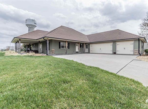 1109 South Mill Point Circle, Manhattan, KS 66503