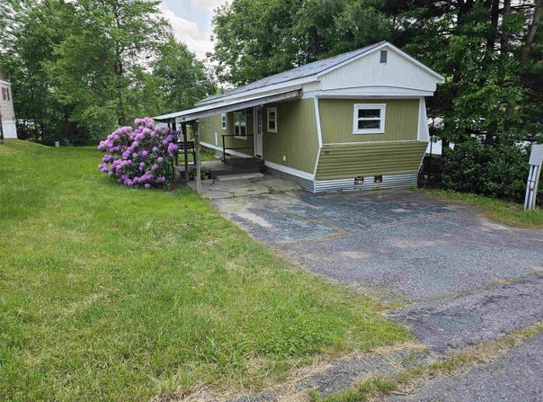 28 Madison Place, Claremont, NH 03743