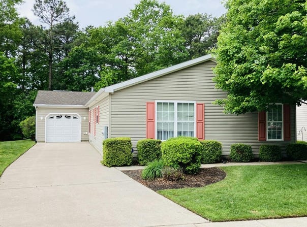 16 Knollwood Drive, Mays Landing, NJ 08330