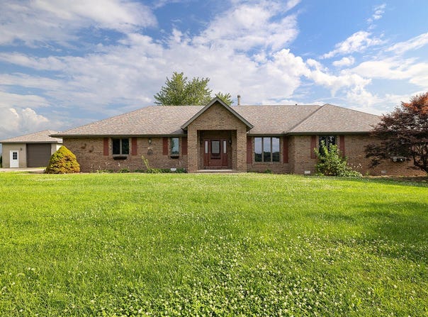 11264 Oak Hill Lane, Mountain Grove, MO 65711