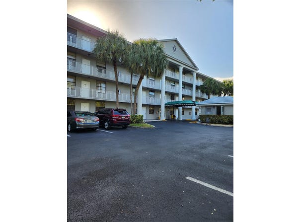 1502 Whitehall Drive, Davie, FL 33324