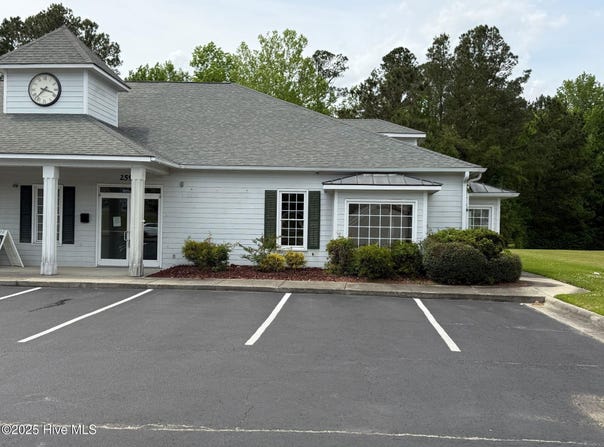 2599 Henderson Drive, Jacksonville, NC 28546