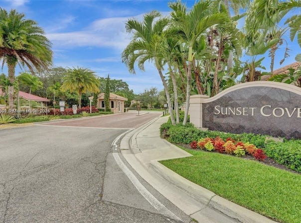 10132 NW 4th, Plantation, FL 33324
