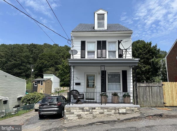 125 W WASHINGTON STREET, SHENANDOAH, PA 17976