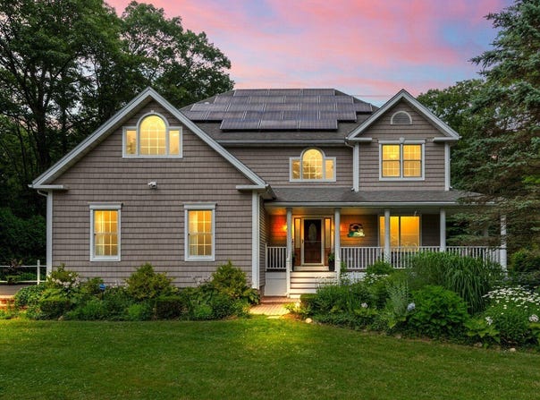 9 Santom St, Auburn, MA 01501