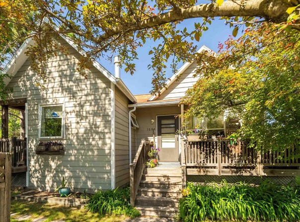 1602 Minnesota Ave, Duluth, MN 55802