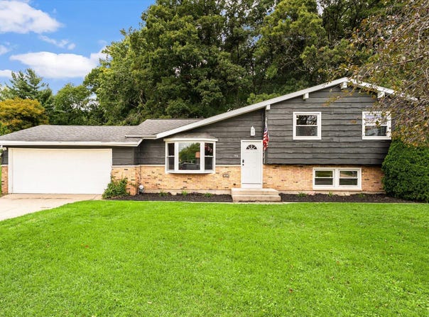 193 Lantern Drive NW, Comstock Park, MI 49321