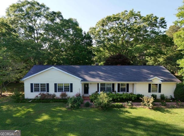 2262 Rat Kinney, Statham, GA 30666