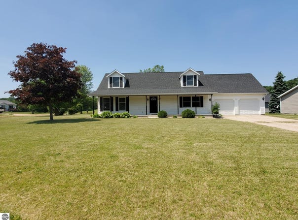 2903 S Meadowlark Drive, Mt Pleasant, MI 48858