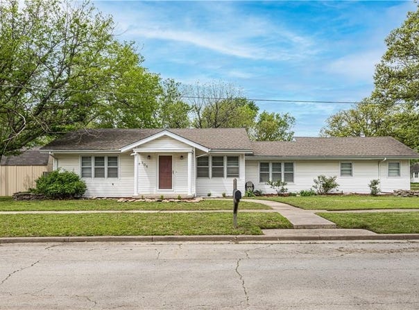 306 S 5th Street, Neodesha, KS 66757