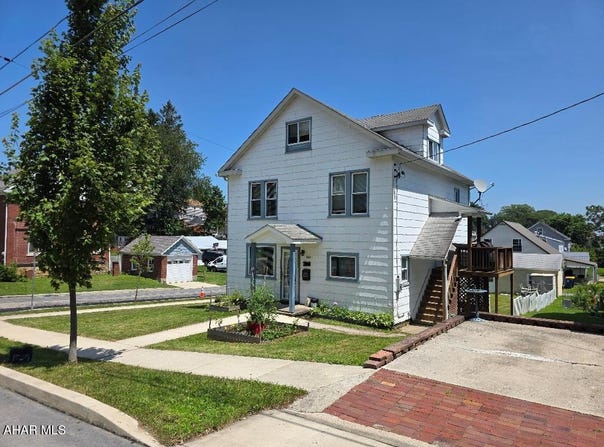 222 N Caroline Street, Ebensburg, PA 15931