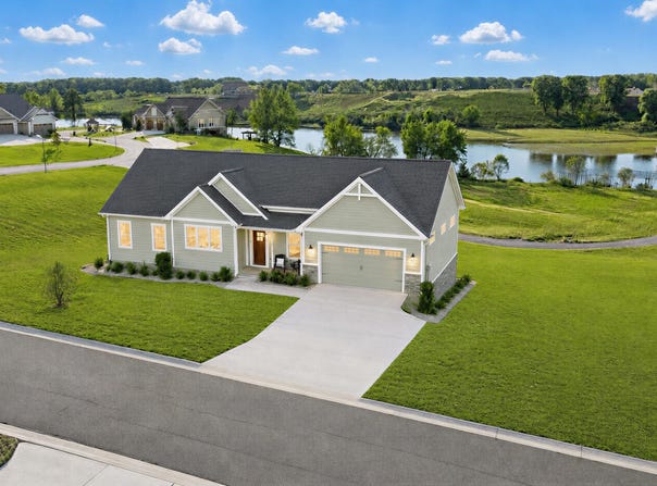 426 Moon Bay Drive, Kuttawa, KY 42055