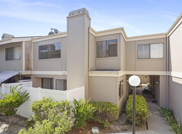 1466 San Simeon Court, Ventura, CA 93003