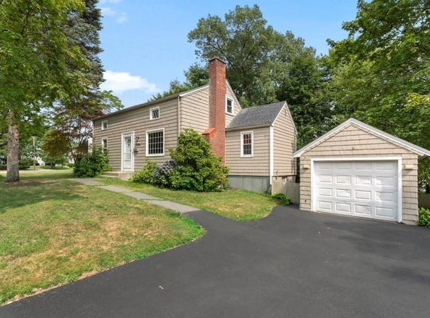 221 Kings Grant Rd, Marlborough, MA 01752