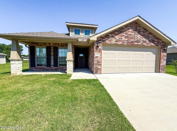 815 Delaney Drive, Carl Junction, MO 64834